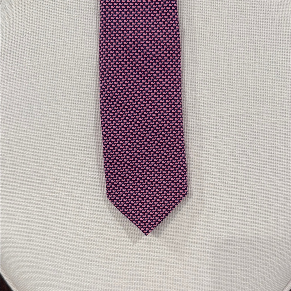 Vineyard Vines Pink and Dark Navy Patterned Tie